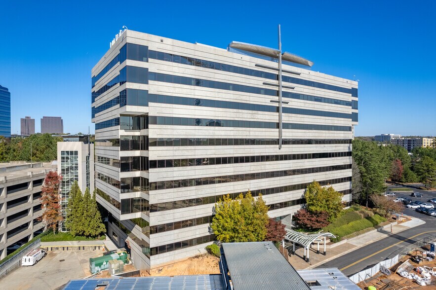 211 Perimeter Center Pky NE, Atlanta, GA à louer - Photo du bâtiment - Image 1 de 10