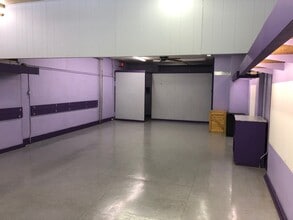 5701-5711 W Burnham St, Milwaukee, WI à louer Photo intérieure- Image 2 de 2