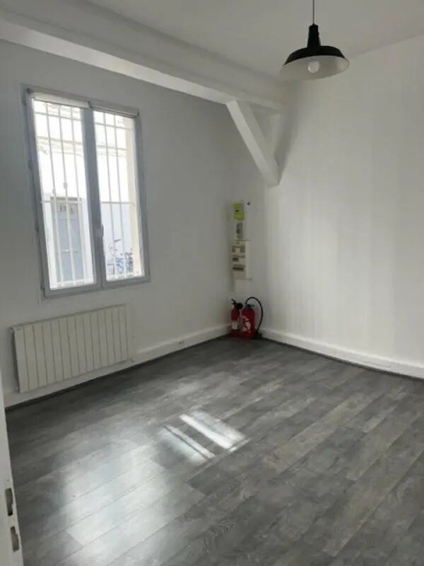 82 Rue Du Faubourg Saint-Martin, Paris for lease Building Photo- Image 1 of 4