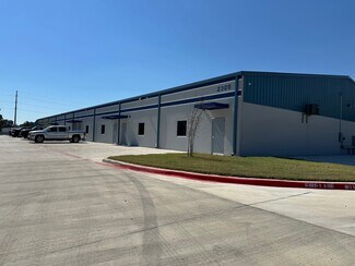 Plus de détails pour 2301 Higgins Ln, Haltom City, TX - Local d'activités à louer