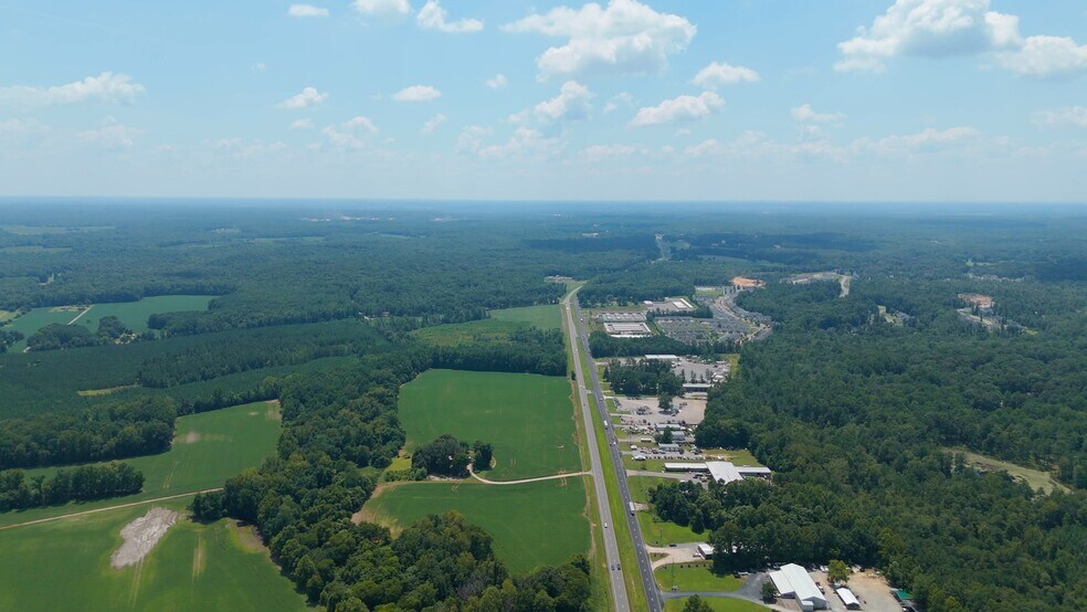 7717 Richmond Tappahannock Hwy, Aylett, VA à vendre - Vidéo sur l’inscription commerciale - Image 2 de 25