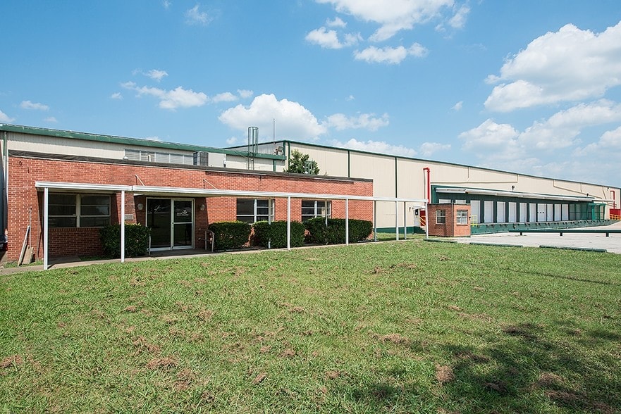 1700 South I-45, Corsicana, TX for lease - Building Photo - Image 2 of 7