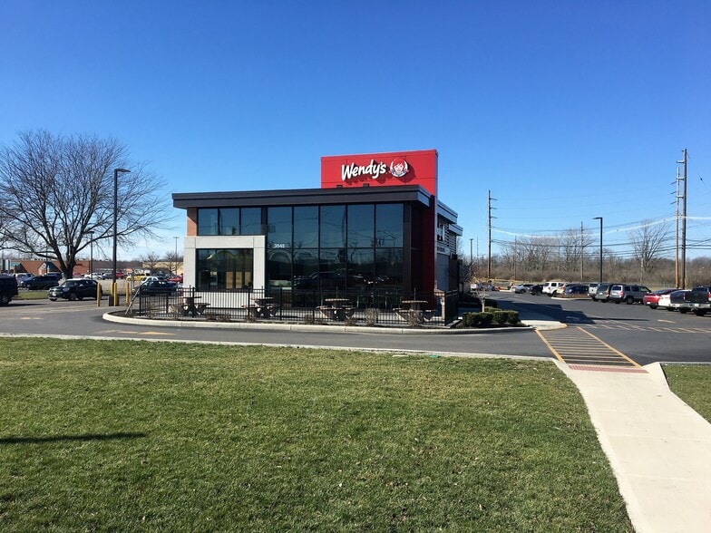 3735-3907 S High St, Columbus, OH à louer - Photo du bâtiment - Image 2 de 6