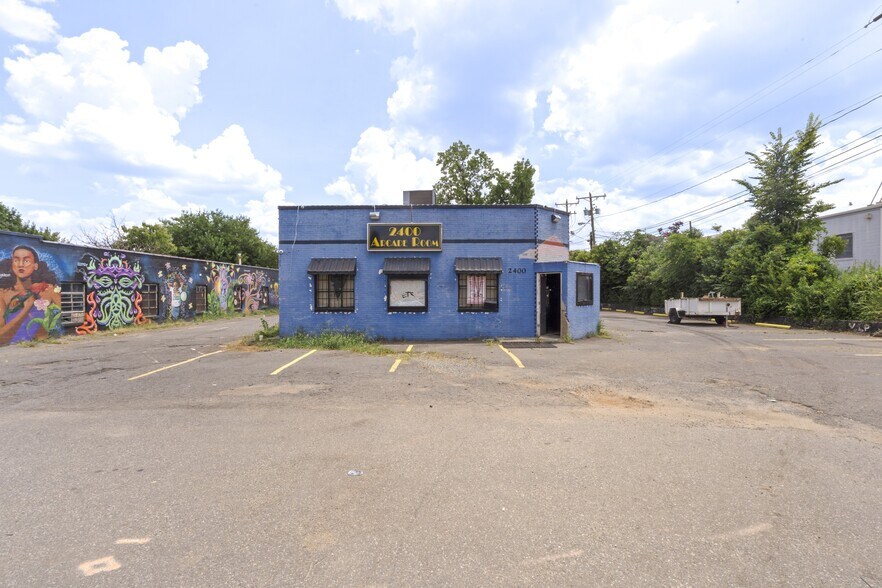 2400 N Tryon St, Charlotte, NC à vendre - Photo principale - Image 2 de 9