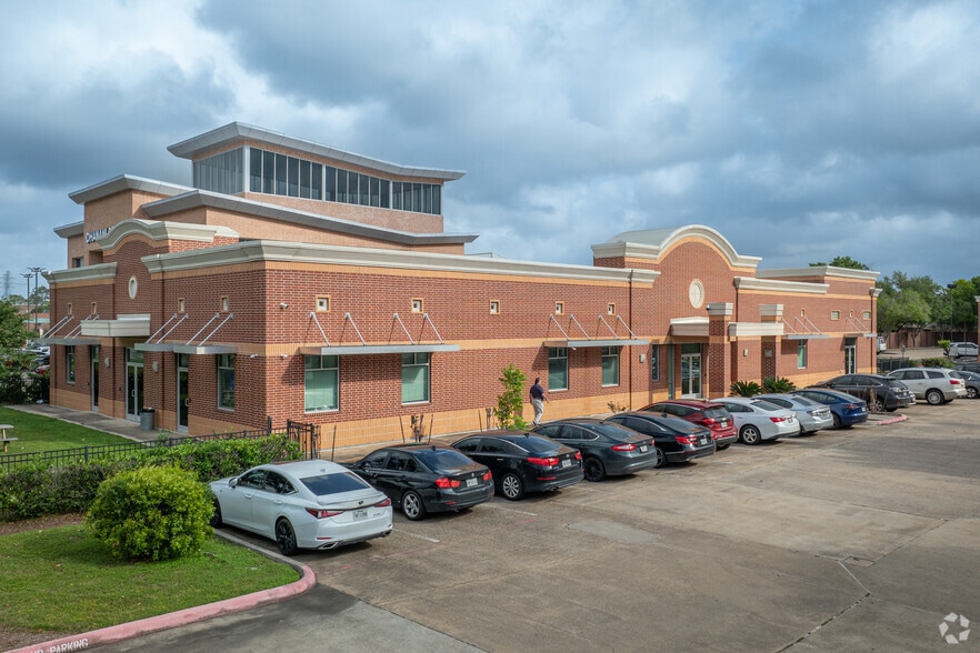 4427 Highway 6, Sugar Land, TX for lease - Primary Photo - Image 2 of 2