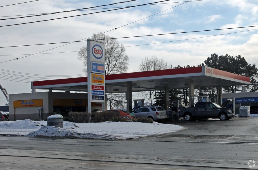 2189 Lake Shore Blvd W, Toronto, ON for sale - Primary Photo - Image 1 of 1