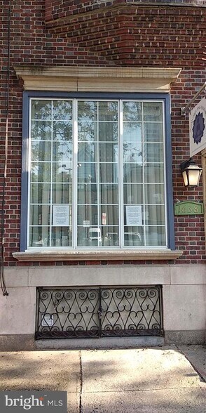 1638 Pine St, Philadelphia, PA for lease - Building Photo - Image 2 of 9