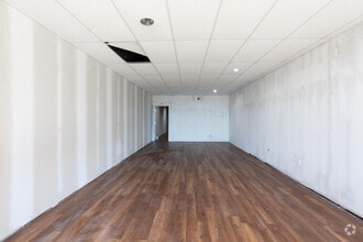 100 Spalding Square, Griffin, GA for lease Interior Photo- Image 1 of 6