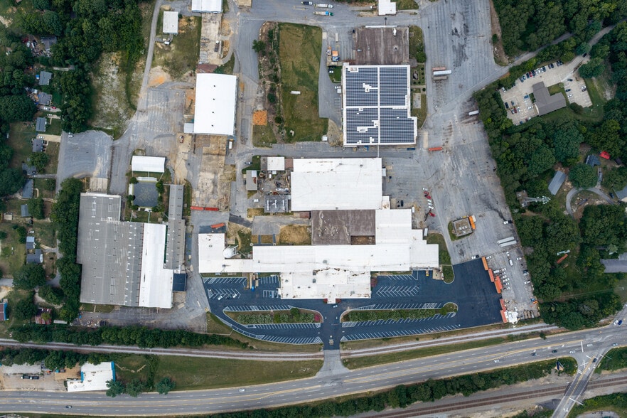 1801 Rutherford Rd, Greenville, SC for lease - Building Photo - Image 2 of 56