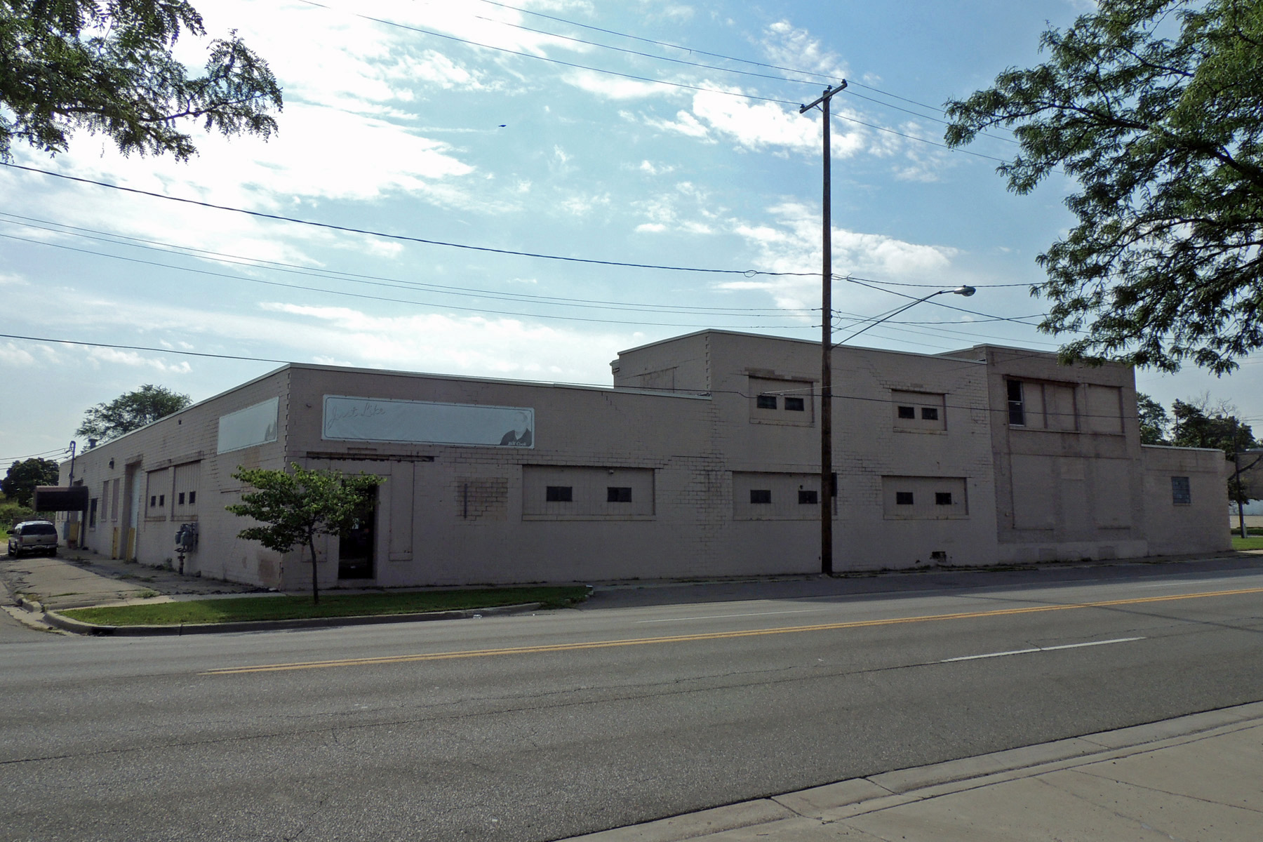 2307 S Saginaw St, Flint, MI for lease Building Photo- Image 1 of 2