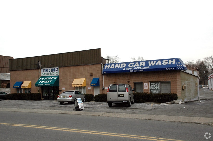 60 W Passaic St, Rochelle Park, NJ for lease - Primary Photo - Image 1 of 4