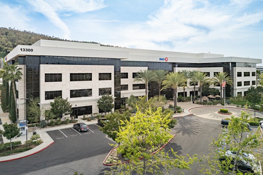 13300 Crossroads Parkway North, City Of Industry, CA à louer - Photo du bâtiment - Image 2 de 26