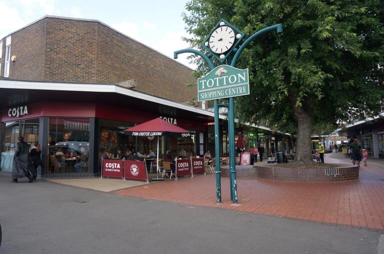 Commercial Rd, Totton à vendre - Photo du bâtiment - Image 3 de 23