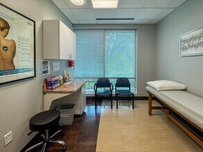 2304 Wesvill Ct, Raleigh, NC for lease Interior Photo- Image 2 of 6