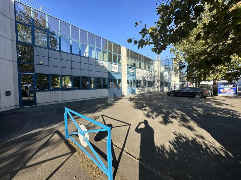 Flex in Fresnes for lease - Building Photo - Image 3 of 4