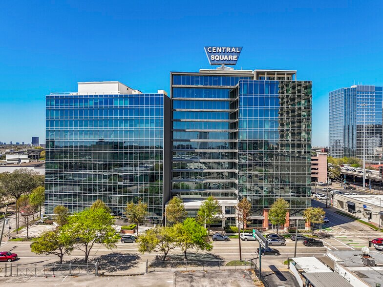 2100 Travis St, Houston, TX à louer - Photo du bâtiment - Image 2 de 37
