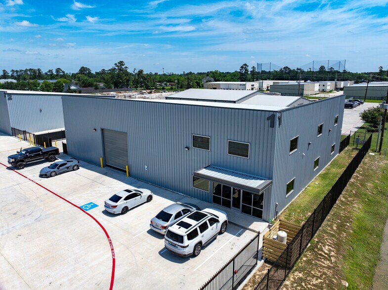 Theall Business Park portefeuille de 4 propriétés à vendre sur LoopNet.ca - Photo du bâtiment - Image 2 de 20