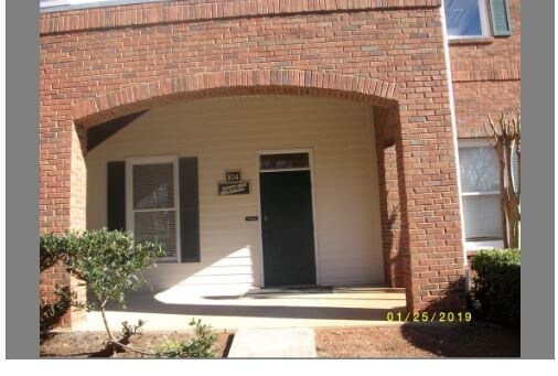 590 W Crossville Rd, Roswell, GA à louer - Photo du bâtiment - Image 2 de 29