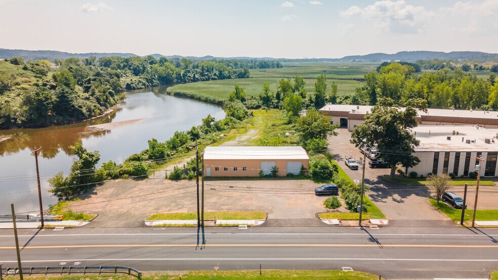 349 Sackett Point Rd, North Haven, CT à louer - Photo du bâtiment - Image 3 de 4