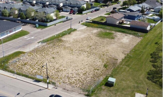 Plus de détails pour 9503 100 St, Morinville, AB - Terrain à vendre