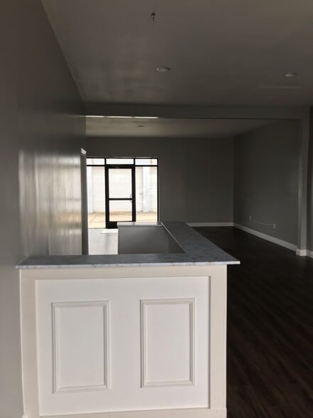 1600 Starr Dr, Yuba City, CA for sale - Building Photo - Image 1 of 5