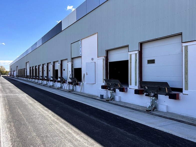 2800 Eastern Blvd, Middle River, MD for lease - Building Photo - Image 3 of 8