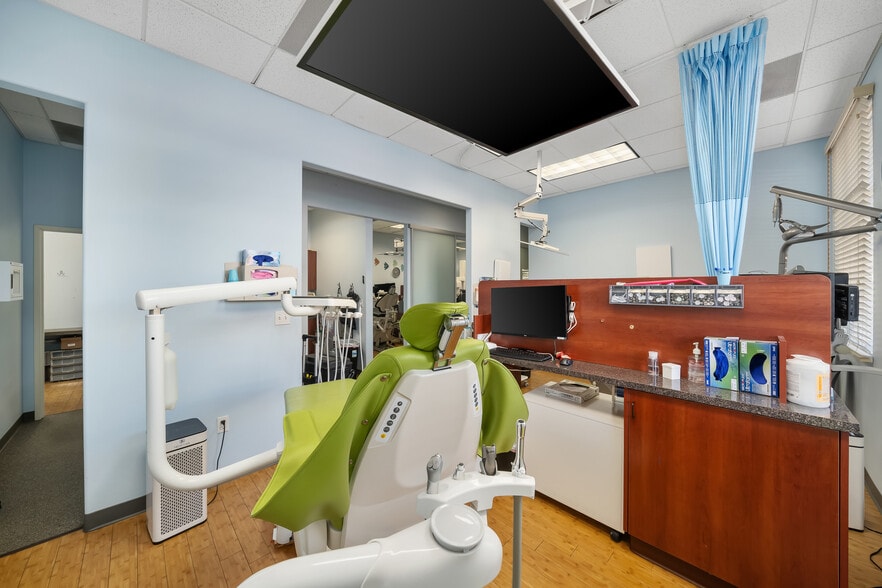 106 Gateway Center Dr, Paso Robles, CA for lease - Building Photo - Image 2 of 42