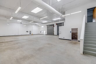 1070-1080 Terra Bella Ave, Mountain View, CA for lease Interior Photo- Image 2 of 34