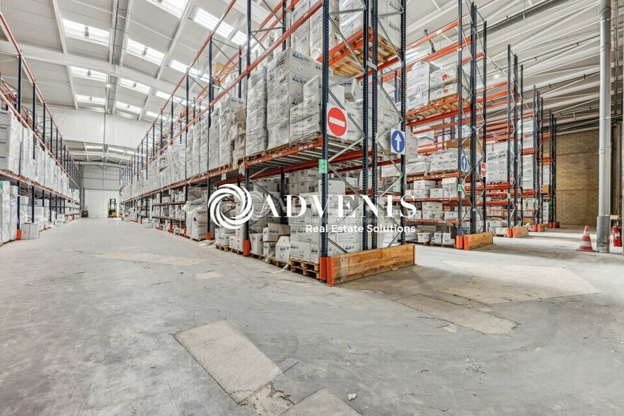 10 Avenue De La Trentaine, Chelles for sale - Building Photo - Image 1 of 12
