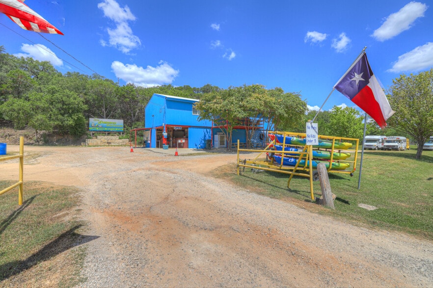 2001 Ponderosa Dr, Canyon Lake, TX for sale - Building Photo - Image 3 of 57