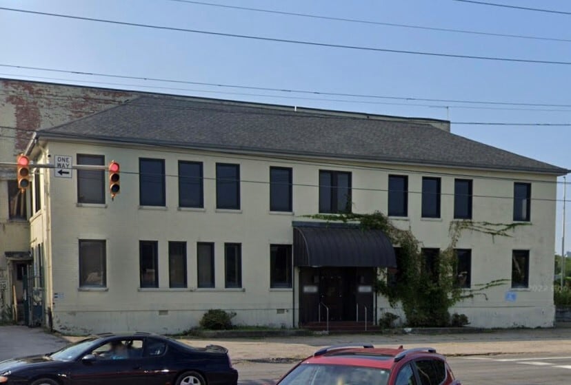 2405 5th Ave, Huntington, WV for lease - Building Photo - Image 1 of 1