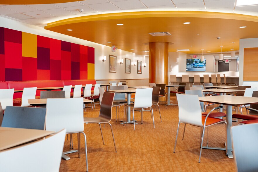 1351 Washington Blvd, Stamford, CT à louer - Photo du bâtiment - Image 2 de 8