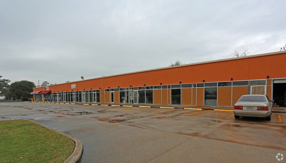 804 Gladstell Rd, Conroe, TX à louer - Photo du bâtiment - Image 3 de 4