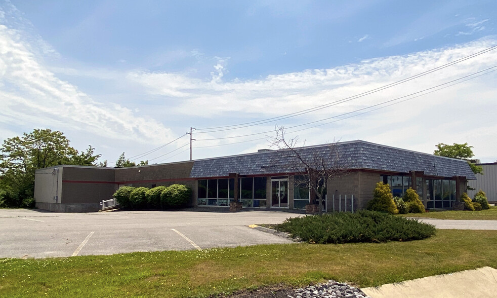 140 Maine Mall Rd, South Portland, ME for sale - Building Photo - Image 1 of 1