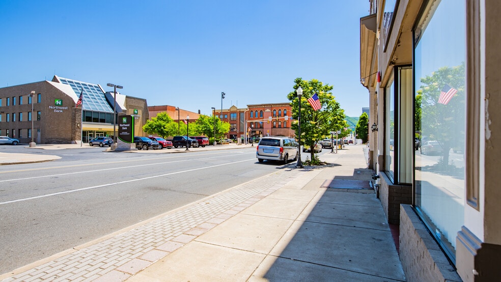 325 Market St, Williamsport, PA for lease - Building Photo - Image 2 of 15