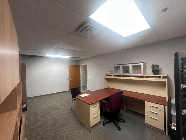 948 E Franklin St, Dayton, OH for lease - Building Photo - Image 3 of 17