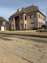 6856 Cobblestone Dr, Southaven, MS for lease Building Photo- Image 2 of 5