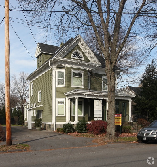 79 St James St, Kingston, NY à louer - Photo du bâtiment - Image 2 de 2