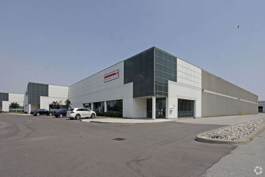 380 Courtneypark Dr E, Mississauga, ON for lease - Primary Photo - Image 1 of 2