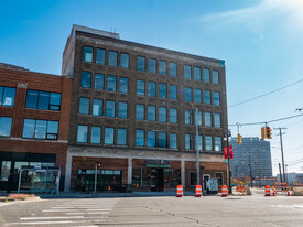 The Viola Building - Épicerie