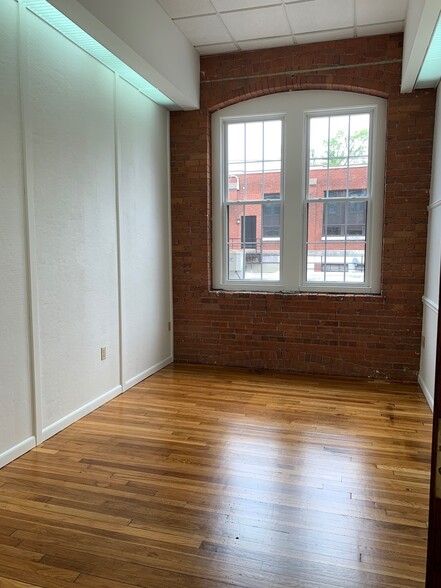 85 Willow St, New Haven, CT for lease - Interior Photo - Image 3 of 7