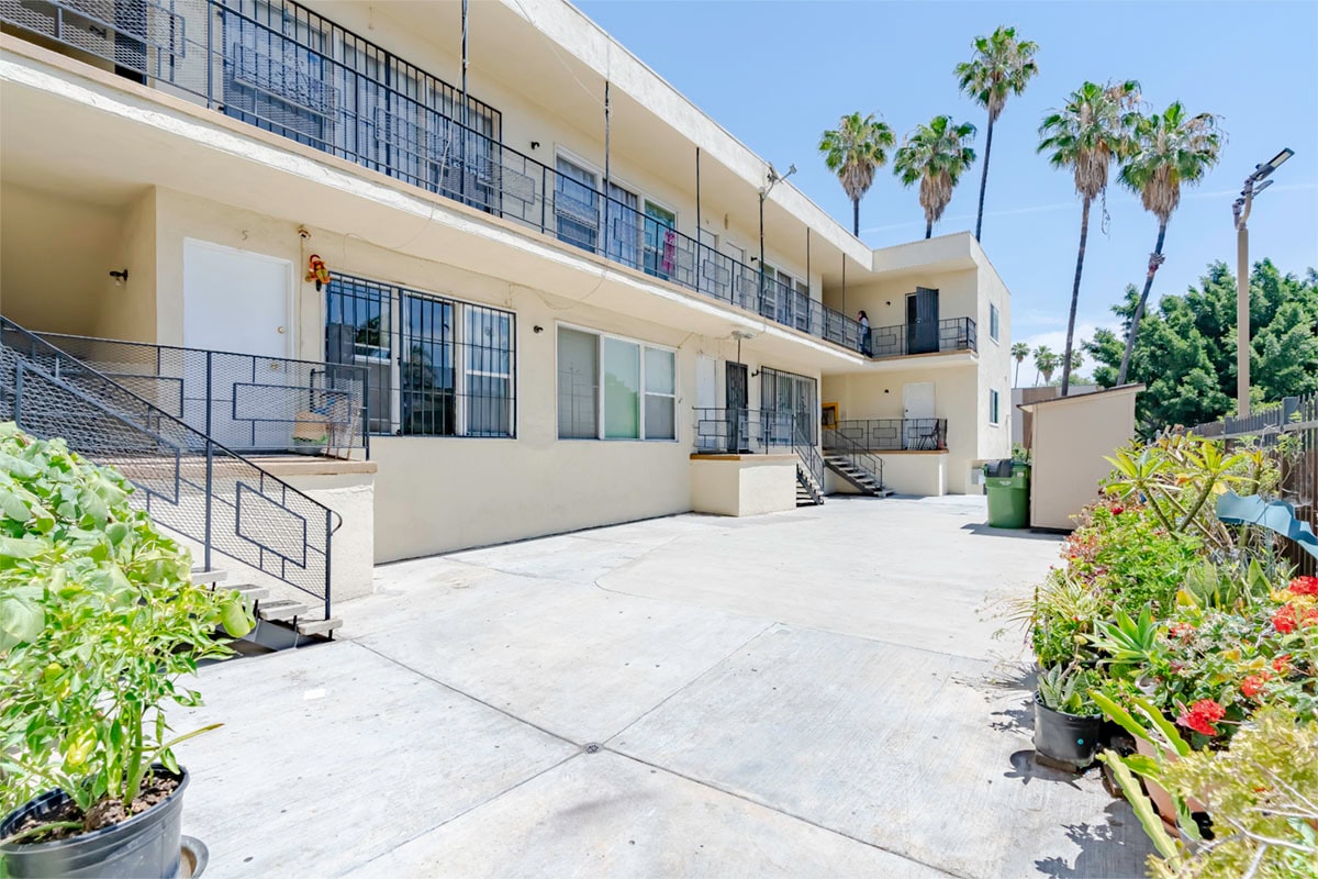 741 S Hobart Blvd, Los Angeles, CA for sale Primary Photo- Image 1 of 65