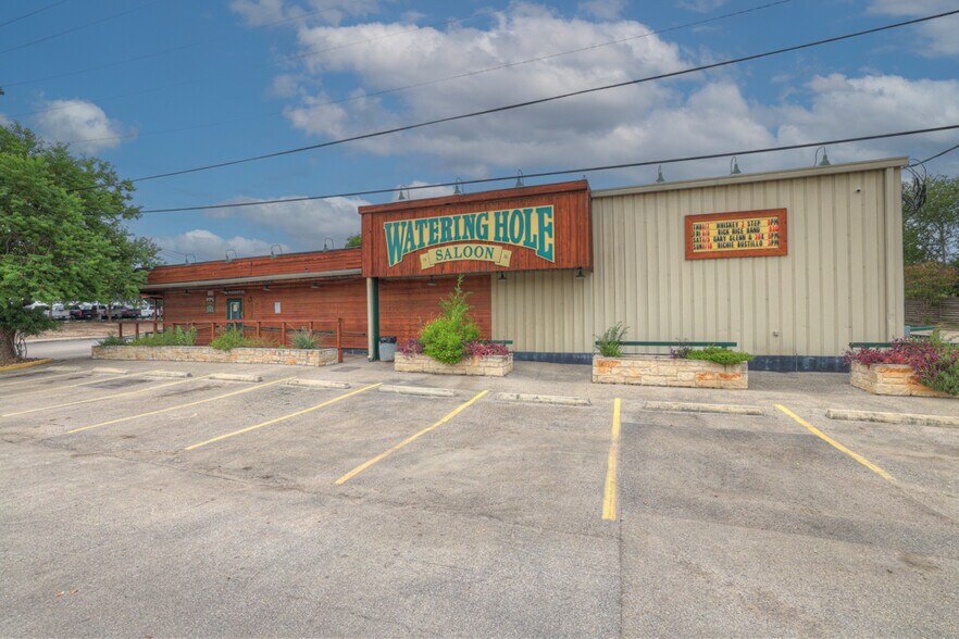 1390 McQueeney Rd, New Braunfels, TX à vendre - Photo du bâtiment - Image 2 de 64