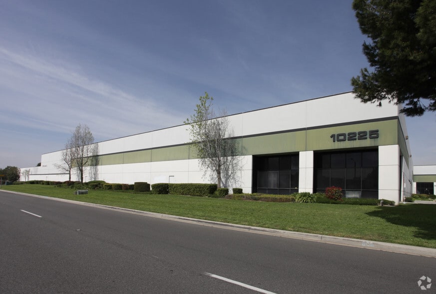 10225 San Sevaine Way, Jurupa Valley, CA for lease - Building Photo - Image 2 of 3
