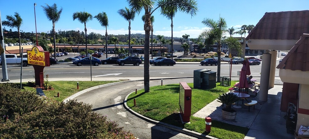 1805 Hacienda Dr, Vista, CA for lease - Building Photo - Image 3 of 7