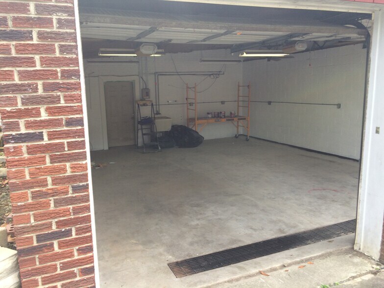 4093 Charles St, Murrysville, PA à louer - Photo du bâtiment - Image 3 de 3