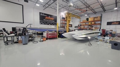 1035 E Riverview Dr, Phoenix, AZ for lease Interior Photo- Image 2 of 7