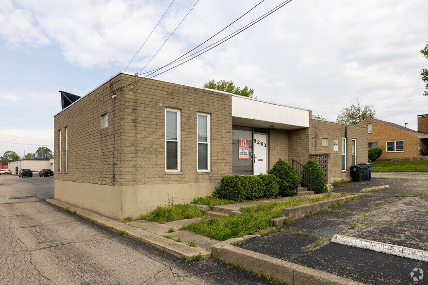 8263 Clara Ave, Cincinnati, OH à louer - Photo du bâtiment - Image 3 de 5