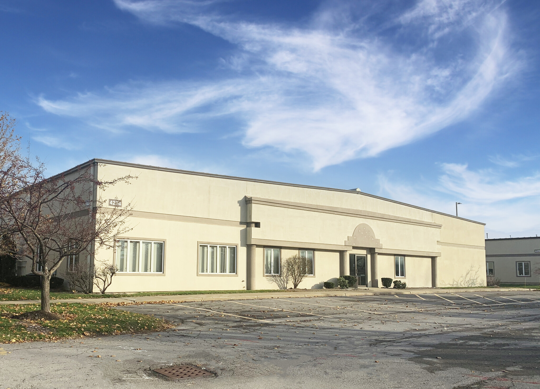 4224-4252 Ridge Lea Rd, Buffalo, NY for lease Building Photo- Image 1 of 5