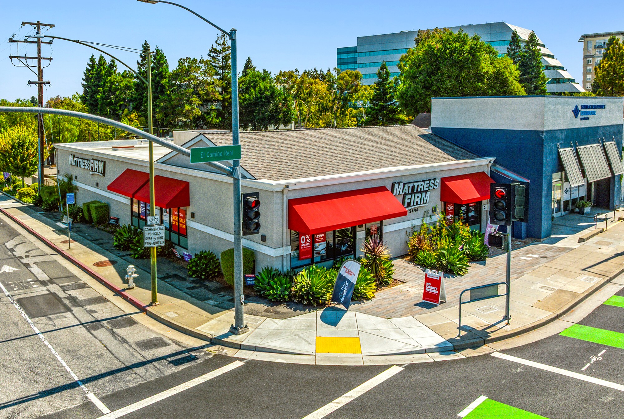 2490-2496 W El Camino Real, Mountain View, CA à vendre Photo du bâtiment- Image 1 de 1